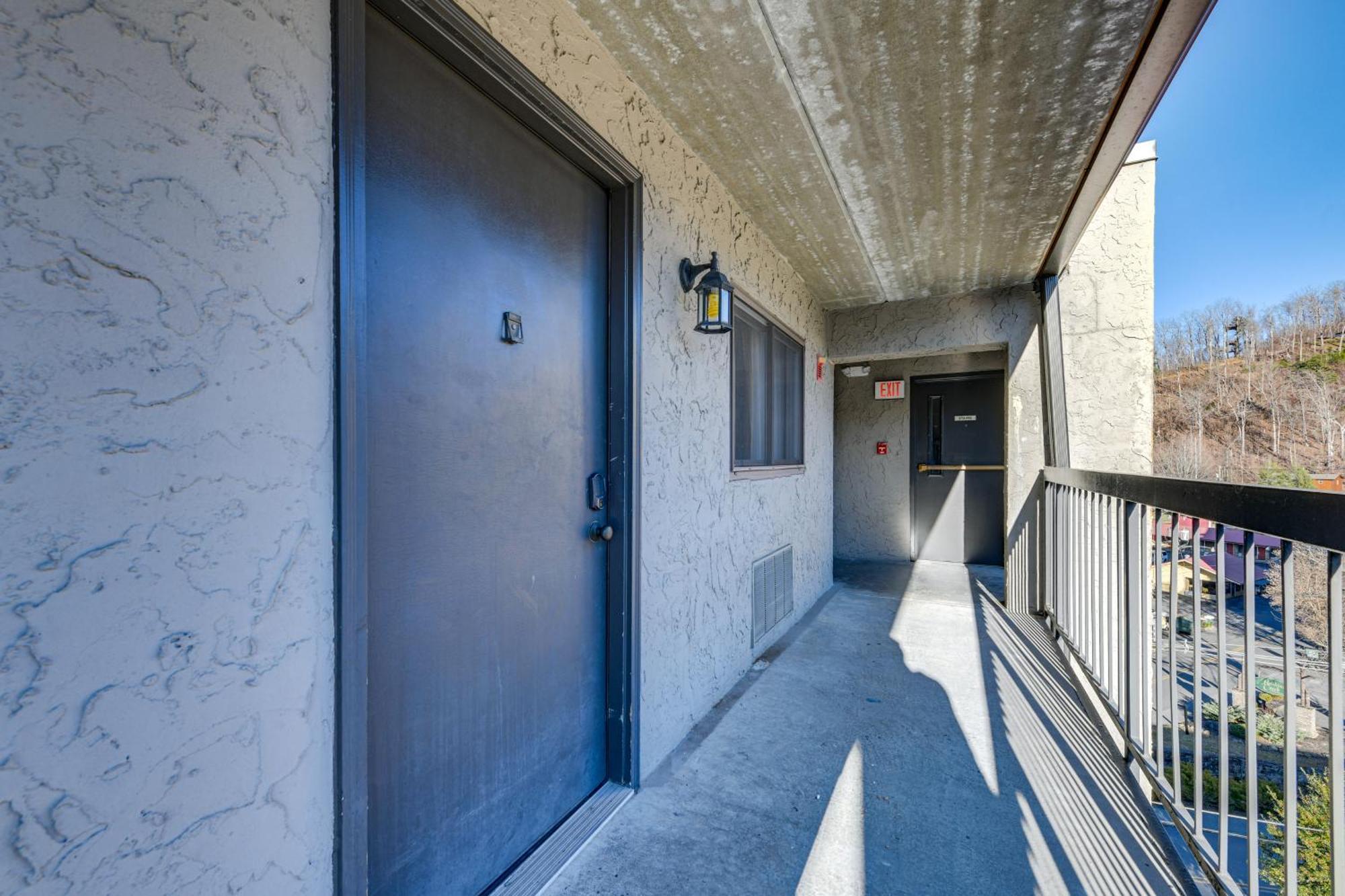 Downtown Gatlinburg Condo With Community Pool! Luaran gambar