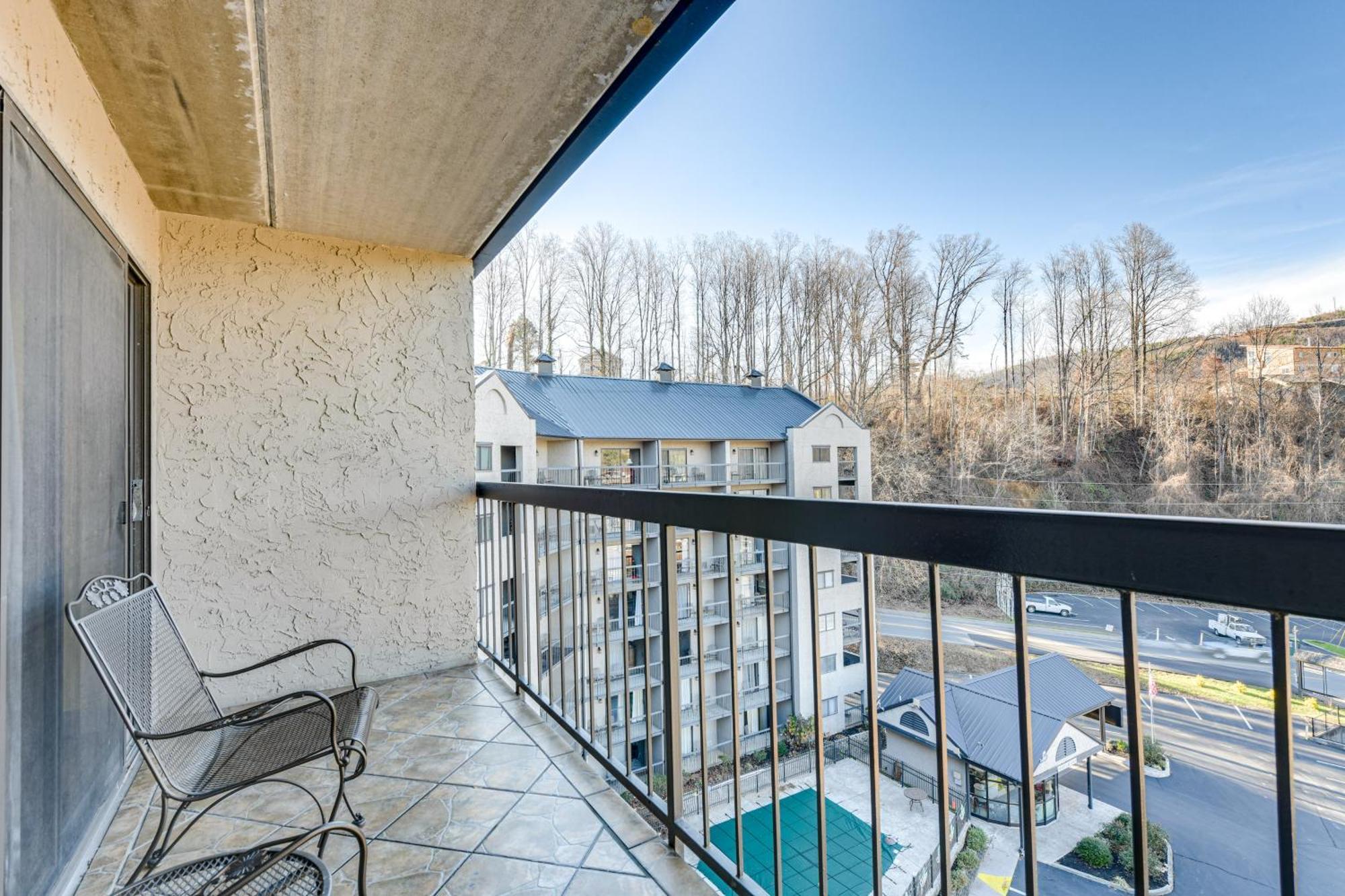 Downtown Gatlinburg Condo With Community Pool! Luaran gambar
