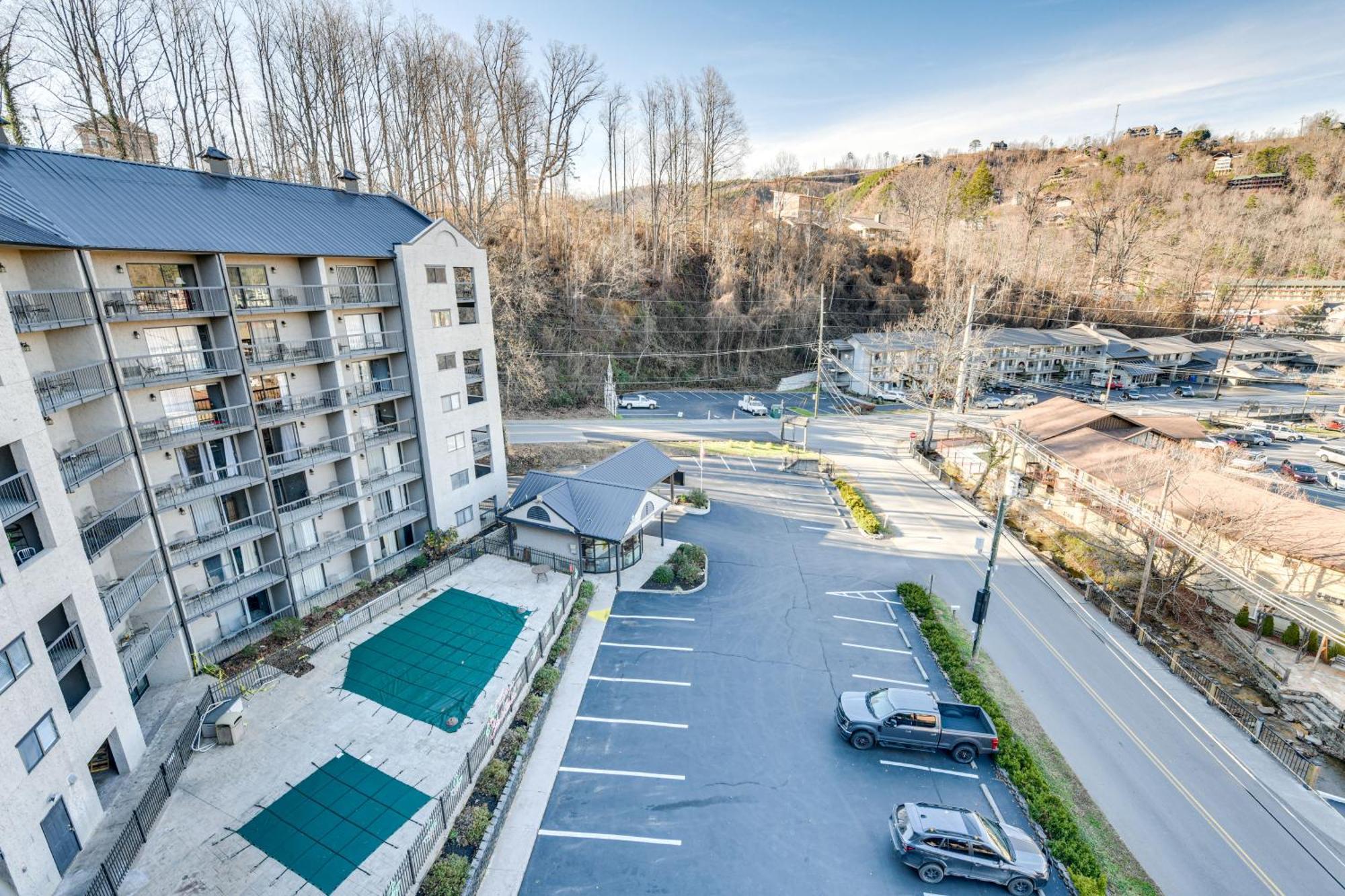 Downtown Gatlinburg Condo With Community Pool! Luaran gambar